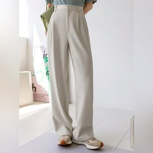 Wide-Leg High-Rise Pants in Cream